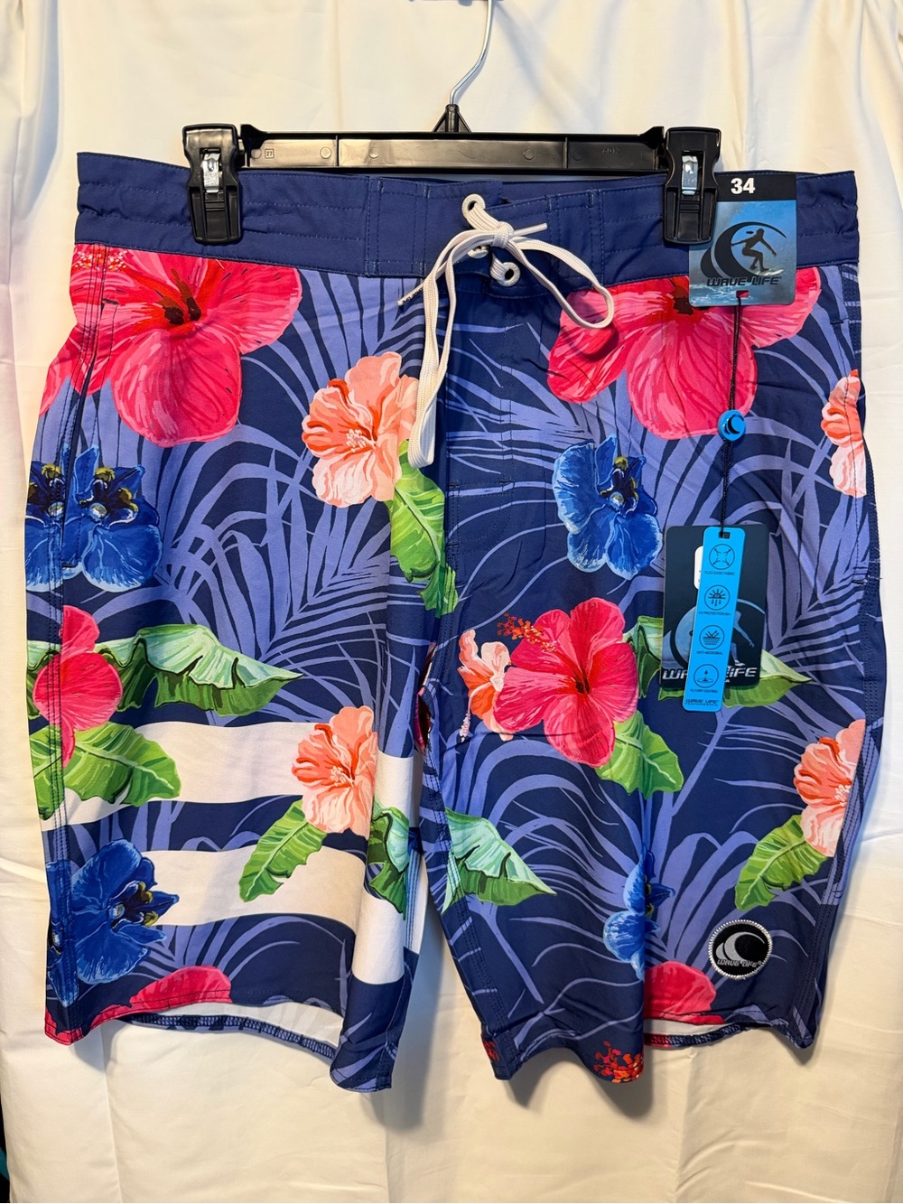 Wave Life Men's Tropical Floral Board Shorts NWT